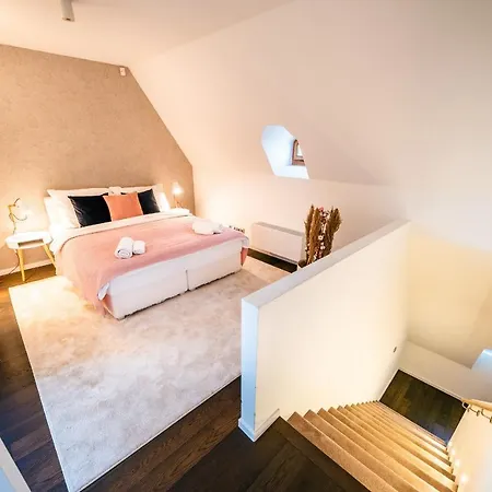 Lux Penthouse Near Wenceslas Square *